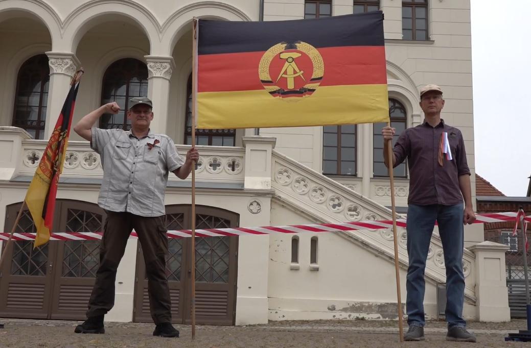 Du hast ja ein Ziel vor den Augen! Die DDR steht!