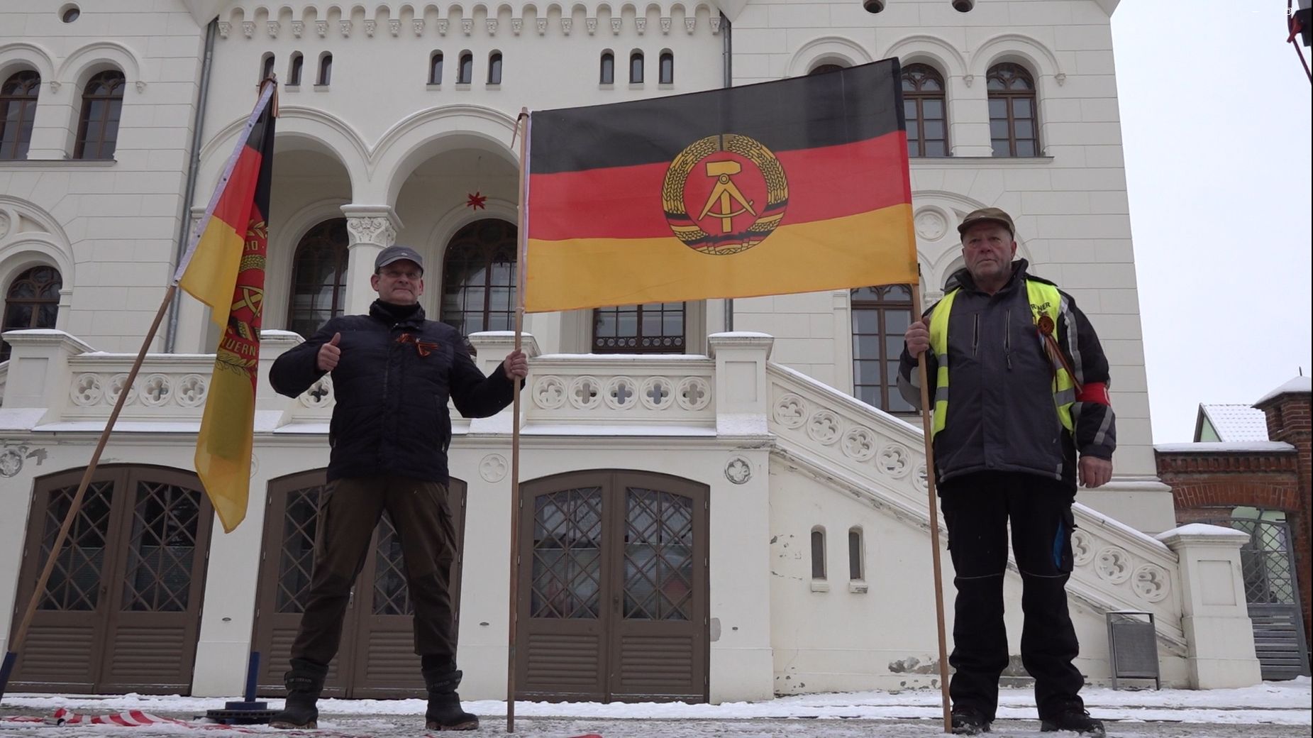 Immer lebe die Sonne! Unsere neue DDR im Anmarsch!