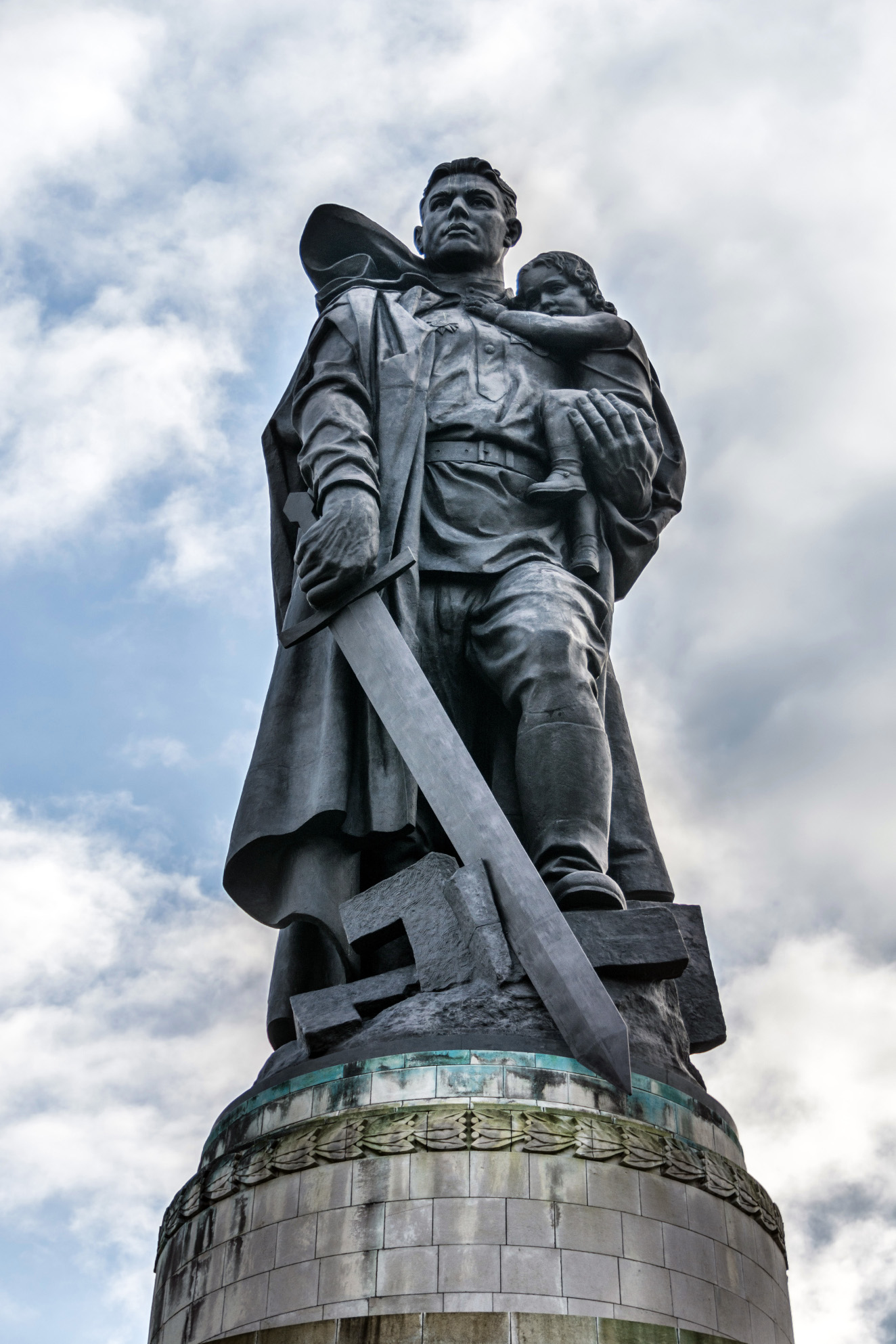 Wenn Erinnerung zum Streit wird; Diskussion über Erhaltung sowjetischer Denkmäler neu entfacht